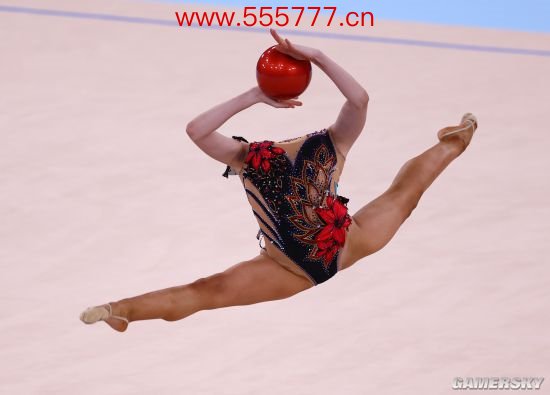 “无头”照片走红 艺术体操正妹奥运场上的诡异照片